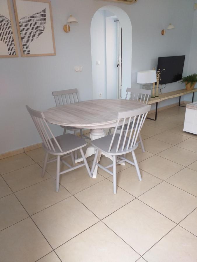 Oliva Nova Flat In Front Of Met Apartman Kültér fotó