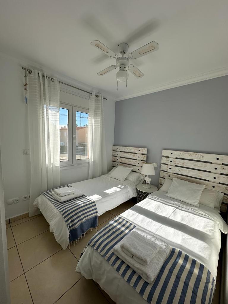 Oliva Nova Flat In Front Of Met Apartman Kültér fotó